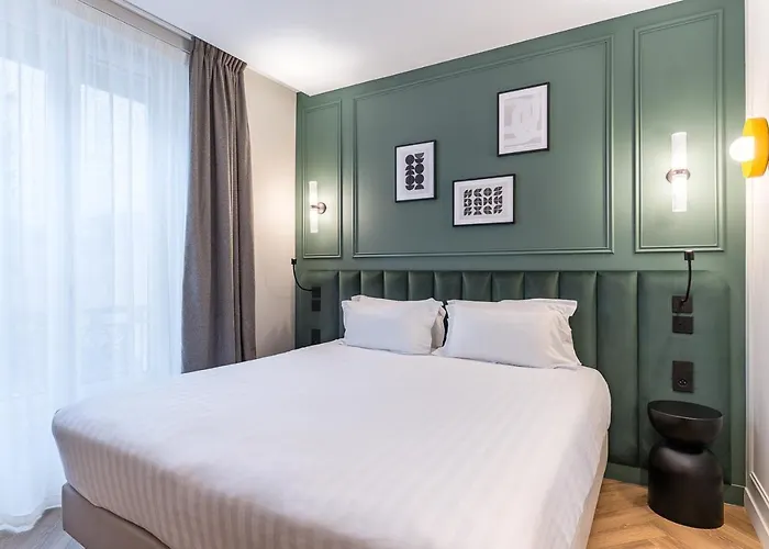 Elysee Secret Hotel